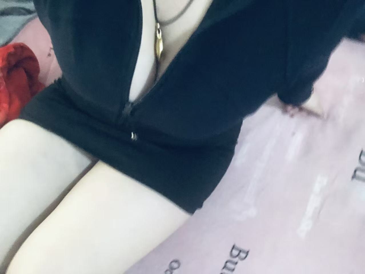 山东 济宁 18岁 172cm 136 D杯 无业游民 胸大 SM:轻 无套:否 口交:可 过夜:否 同居:否 可飞:否 价格:6 特点:胸大