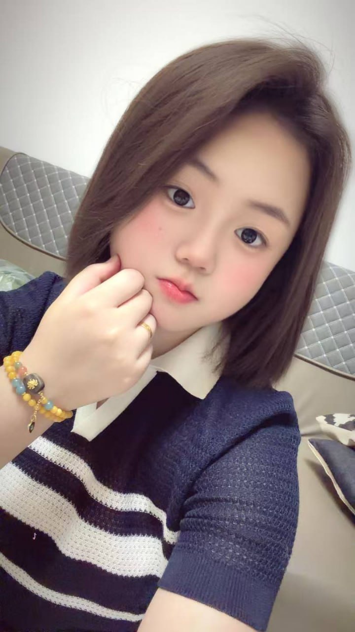 广东 梅州 20岁 156cm 95 C杯 学生 能给你每日的情绪提供价值然后嘴甜 SM:轻度 无套:可 口交:可 过夜:可 同居:否 可飞:能 价格:10 特点:能给你每日的情绪提供价值然后嘴甜