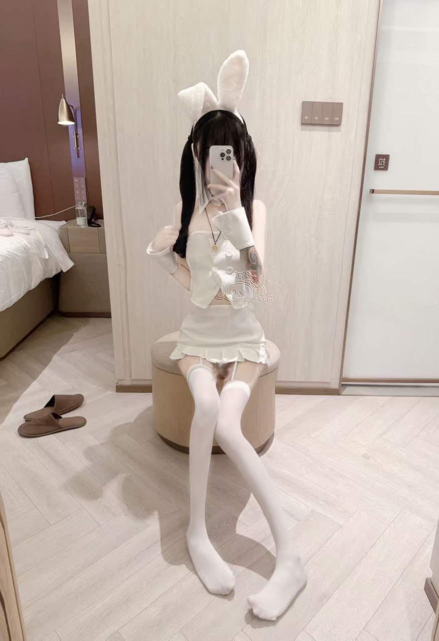 浙江 嘉兴 18岁 172cm 92 A杯 无 长相清纯,大眼睛娃娃脸,秒湿敏感体质乖巧又反差服从性高,接受度配合度高口活很好b很紧很嫩下蝴蝶大阴唇型,毛均已剃完 抽烟纹身:有纹身 SM:是 无套:否 口交:可 过夜:可 同居:可 可飞:可 外省 出国 价格:20 特点:长相清纯,大眼睛娃娃脸,秒湿敏感体质乖巧又反差服从性高,接受度配合度高口活很好b很紧很嫩下蝴蝶大阴唇型,毛均已剃完