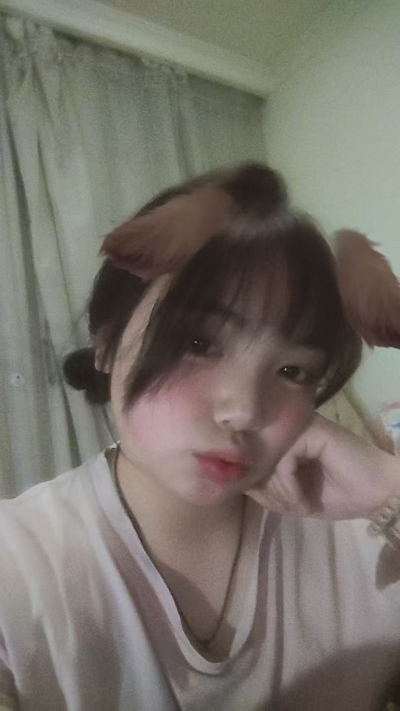 福建 长乐 19岁 155cm 120 B杯 学生 还是处女 第一次 主动,能接受许多 抽烟纹身:抽烟无纹身 SM:是 无套:可 口交:可 过夜:否 同居:可 可飞:可 价格:4 特点:还是处女 第一次 主动,能接受许多