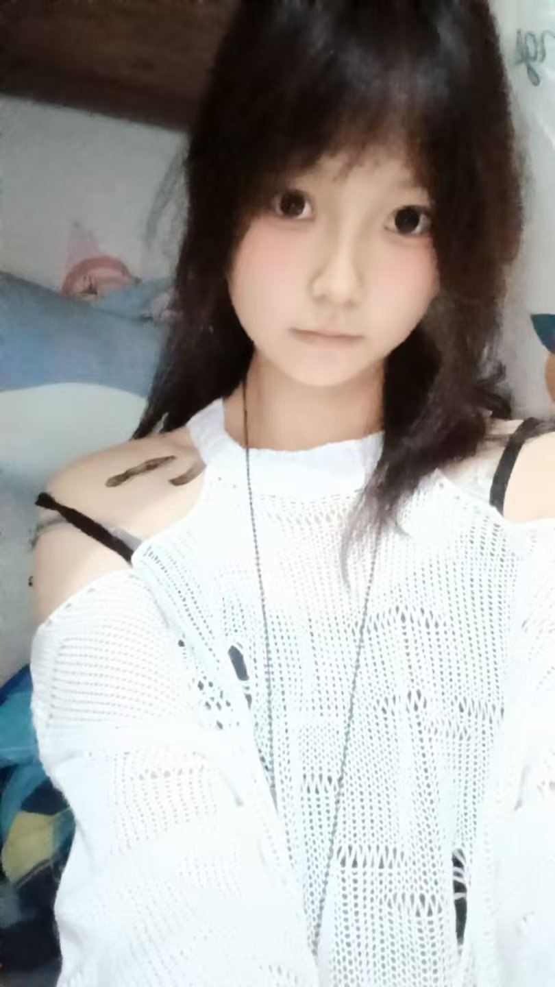 贵州 贵阳 18岁 160cm 106 C杯 学生 嫩妹 刚破除 听话 懂事 温柔 情绪价值高 可以满足老板的需求 抽烟纹身:无 SM:否 无套:否 口交:可 过夜:可 同居:可 可飞:可 价格:4.5 特点:嫩妹 刚破除 听话 懂事 温柔 情绪价值高 可以满足老板的需求
