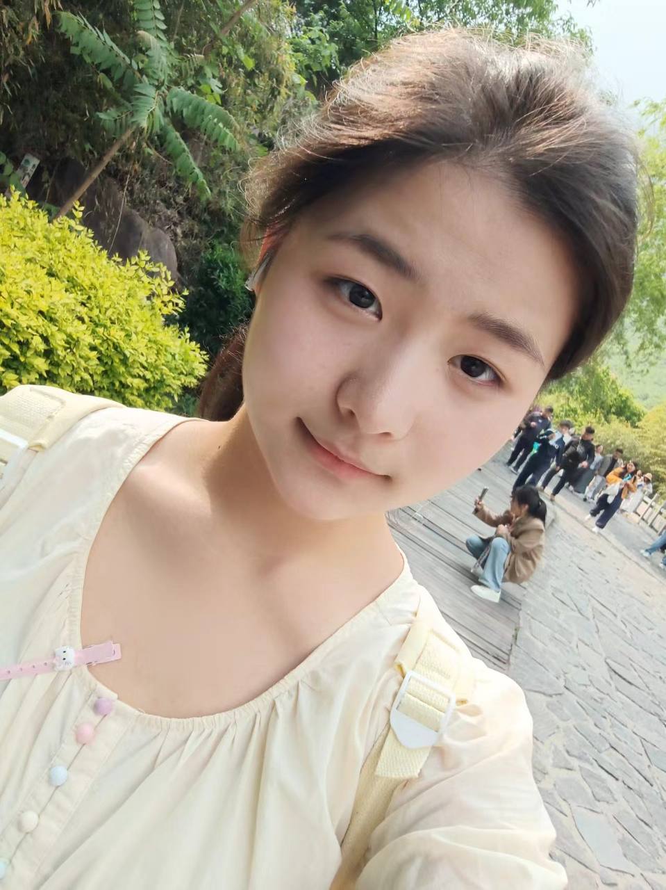 河南 濮阳 18岁 172cm 135 B杯 学生 SM:否 无套:否 口交:否 过夜:否 同居:否 可飞:否 价格:5