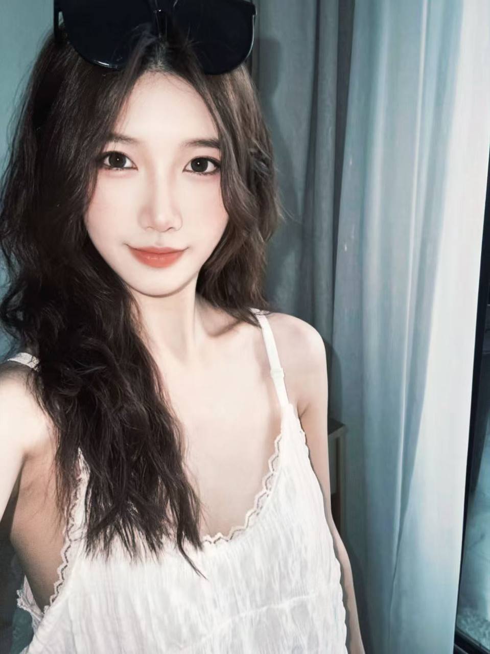 江苏 无锡 23岁 160cm 86 A杯 工作 听话 抽烟纹身:无 SM:是 无套:否 口交:否 过夜:可 同居:否 可飞:否 价格:10 特点:听话