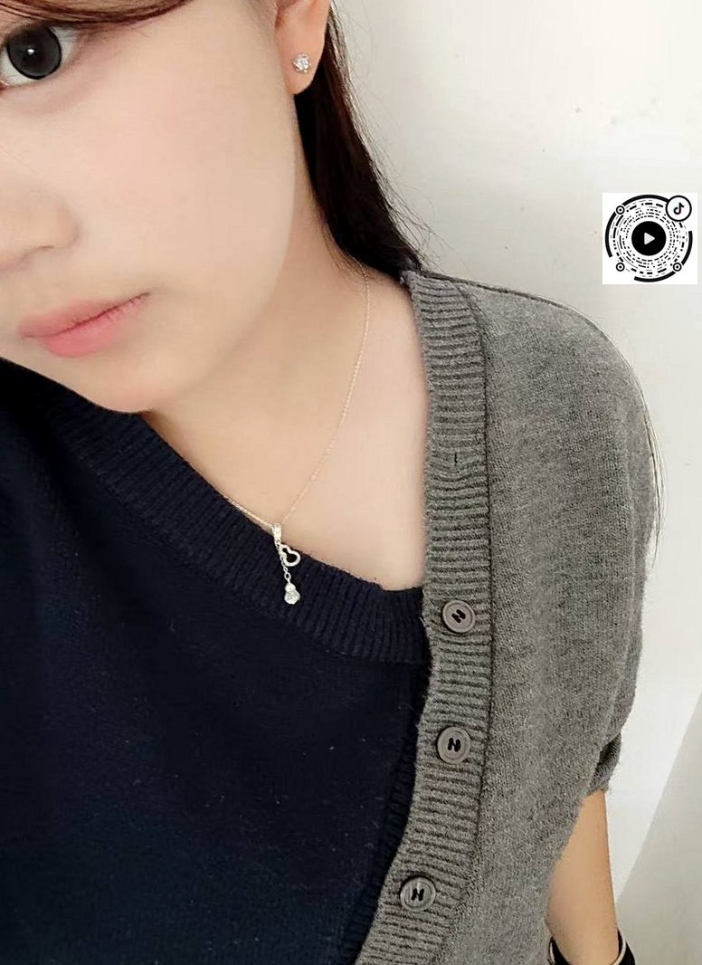 山东 日照 18岁 168cm 154 C杯 学生 乖巧听话,很嫩,很紧。大C,高品质,第一次接触这个。干净,骚的飞起。 抽烟纹身:有抽烟无纹身 SM:否 无套:否 口交:否 过夜:否 同居:否 可飞:不能 价格:5 特点:乖巧听话,很嫩,很紧。大C,高品质,第一次接触这个。干净,骚的飞起。