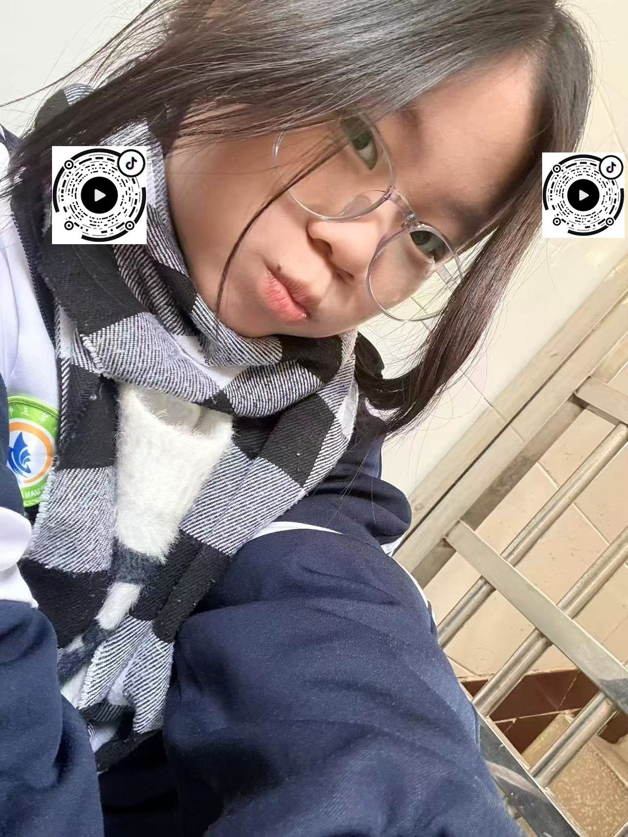 广东 清远 18岁 152cm 81 B杯 学生 十六。音乐生,会唱歌能弹一点钢琴,可无T,圈子干净,私生活简单,本人比照片好看,不是很过分的的要求都可以接受。 抽烟纹身:无 SM:否 无套:可 口交:否 过夜:否 同居:否 可飞:否 价格:2 特点:十六。音乐生,会唱歌能弹一点钢琴,可无T,圈子干净,私生活简单,本人比照片好看,不是很过分的的要求都可以接受。