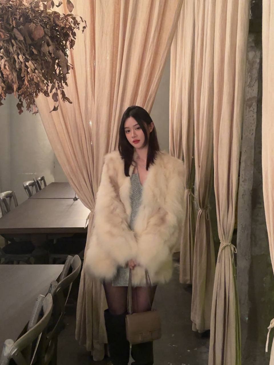 浙江 杭州 24岁 168cm 102 C杯 工作 性格好 情商高 抽烟纹身:无 SM:微 无套:否 口交:可 过夜:可 同居:可 可飞:可 港澳台或安全国家 价格:50 特点:性格好 情商高