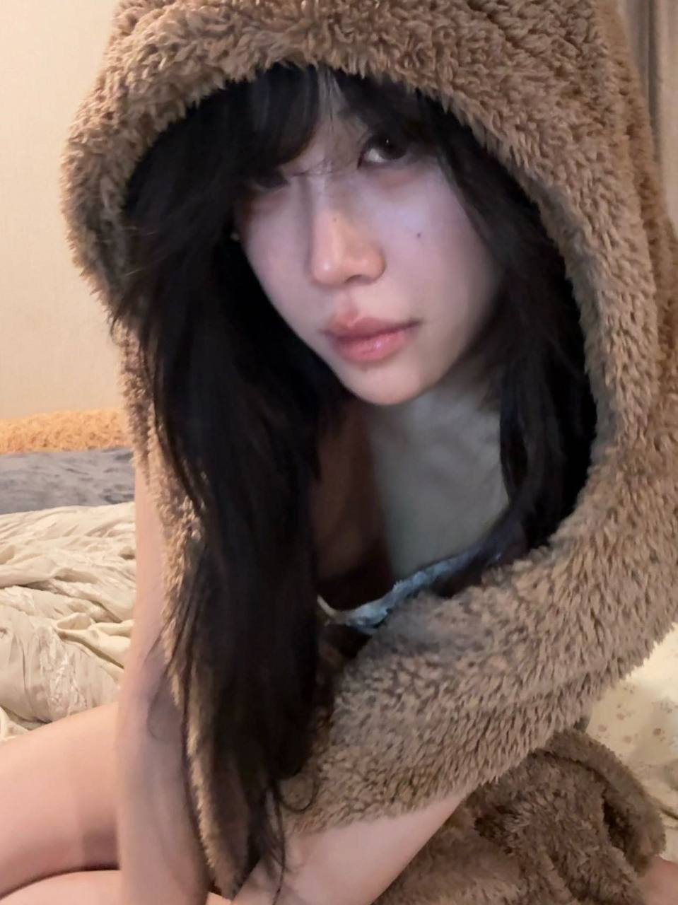 江苏 南京 05岁 156cm 85 C杯 工作 性格好 抽烟纹身:无 SM:轻微 无套:否 口交:可 过夜:可 同居:可 可飞:可 价格:15 特点:性格好
