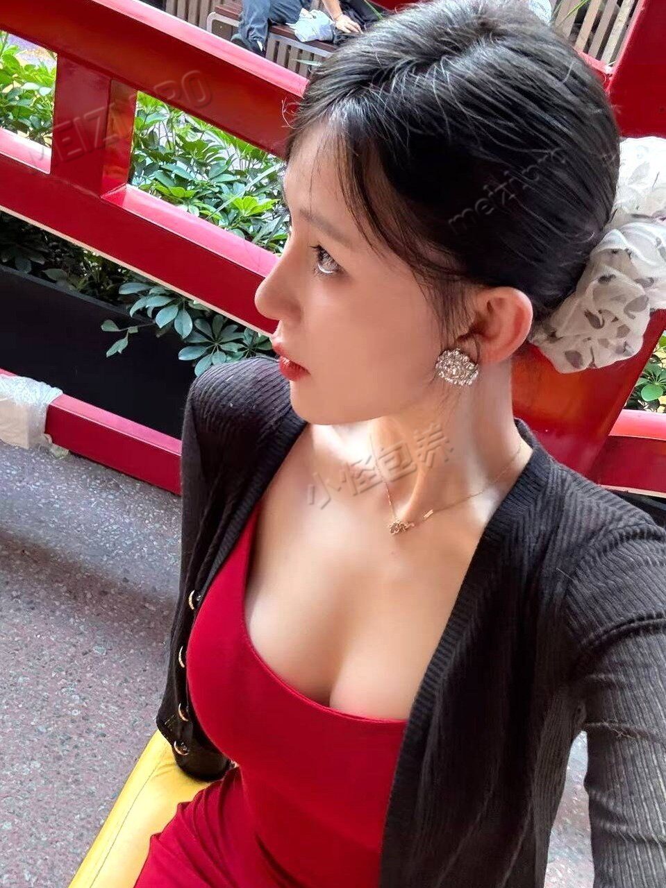 我先听你怎么介绍自己