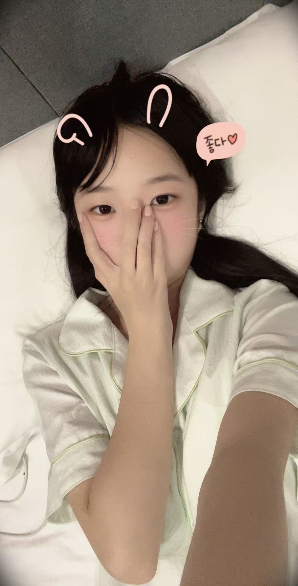 湖南 益阳 19岁 150cm 80 B杯 美甲 年轻,听话懂事,小巧,可以抱起来颠勺 抽烟纹身:无 SM:否 无套:否 口交:可 过夜:否 同居:否 可飞:不能 价格:1-3 特点:年轻,听话懂事,小巧,可以抱起来颠勺
