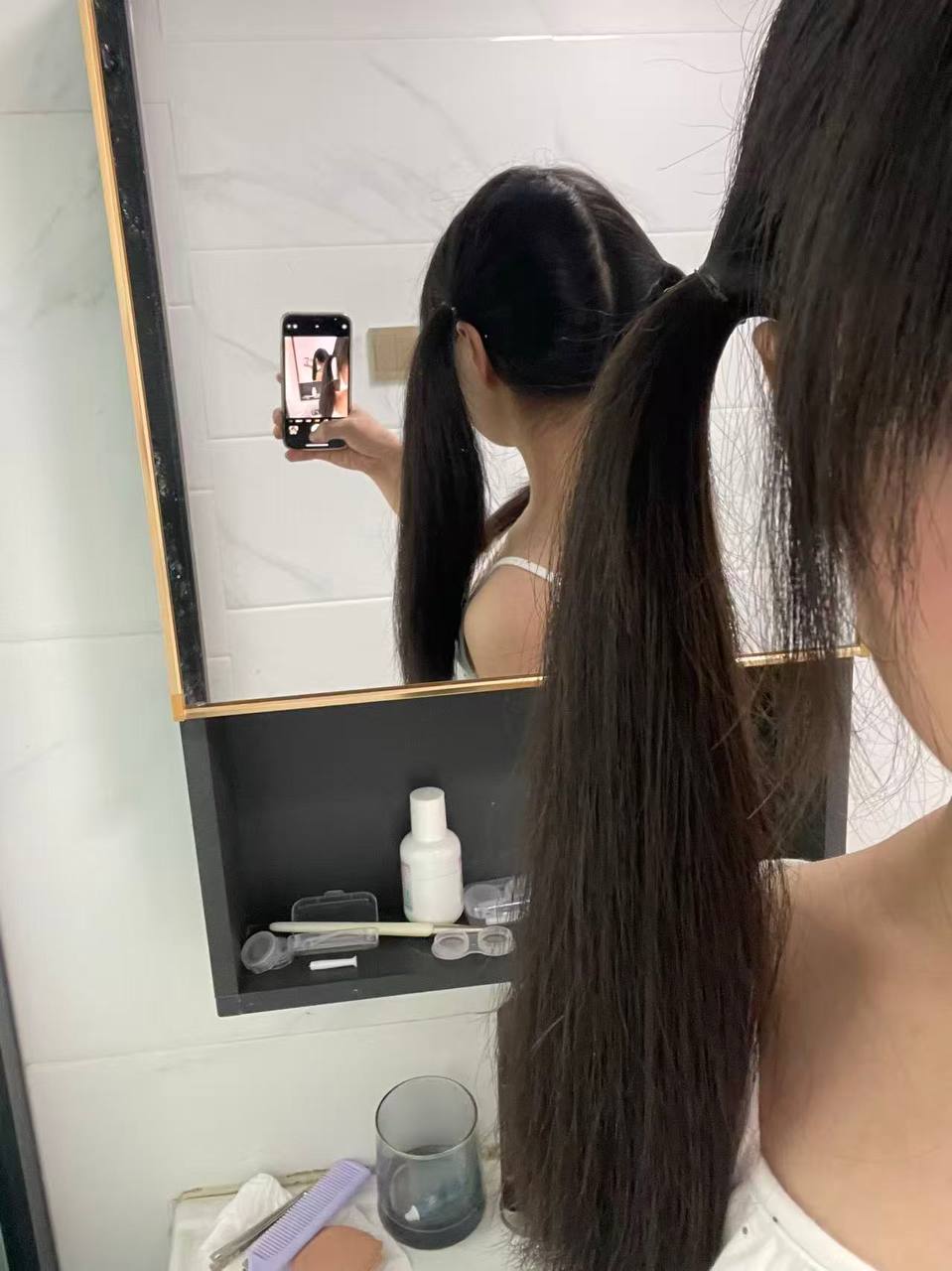 河南 信阳 18岁 155cm 93 A杯 抽烟纹身:无 SM:否 无套:可 口交:可 过夜:可 同居:可 可飞:可 价格:20