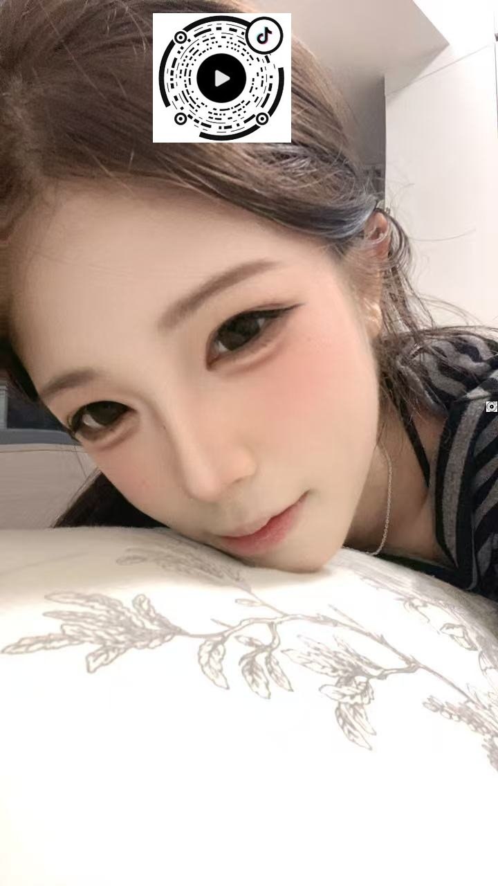 广东 惠州 18岁 159cm 84 B杯 学生 可以可爱可以骚,喜欢萝莉,御姐都有,期待老板来解锁不同姿势,懂得付出陪伴和情绪价值,不是很过分的的要求都可以接受 抽烟纹身:有抽烟无纹身 SM:是 无套:否 口交:可 过夜:可 同居:否 可飞:周边城市 价格:5 特点:可以可爱可以骚,喜欢萝莉,御姐都有,期待老板来解锁不同姿势,懂得付出陪伴和情绪价值,不是很过分的的要求都可以接受