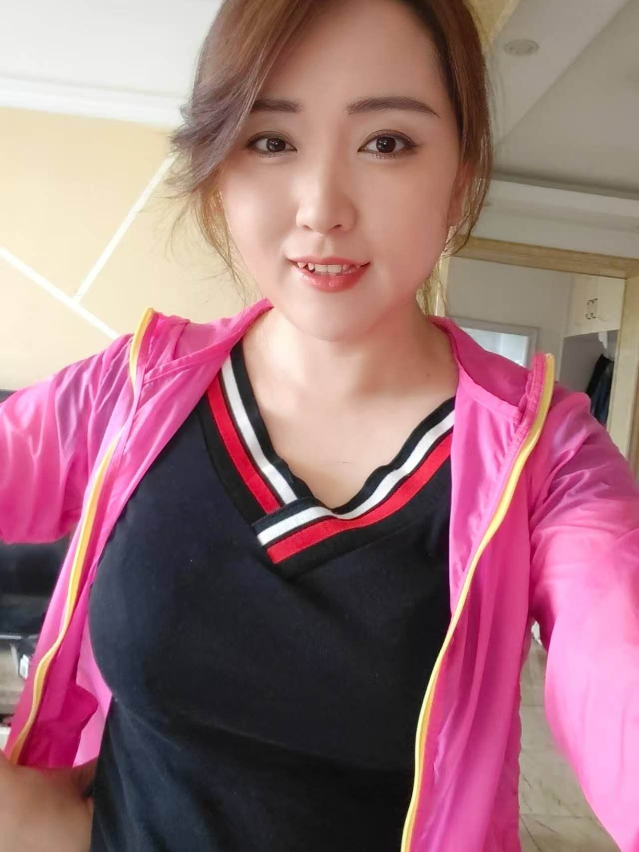 吉林 四平 33岁 167cm 60 C杯 无 不会纠缠不休 抽烟纹身:无 SM:否 无套:可 口交:可 过夜:可 同居:否 可飞:不能 价格:9 特点:不会纠缠不休
