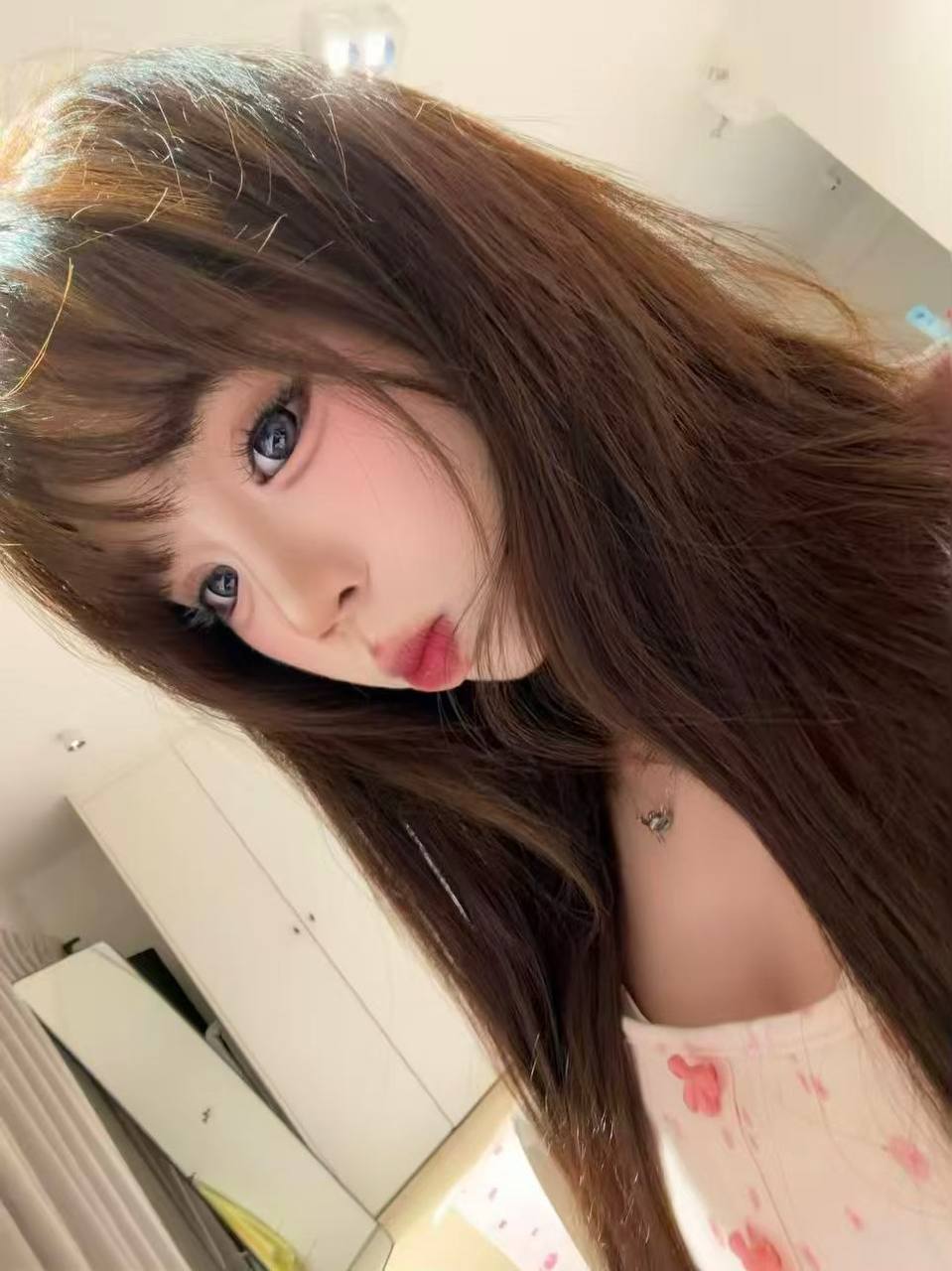 广西 南宁 20岁 160cm 80 B杯 学生 抽烟纹身:无 SM:否 无套:可 口交:可 过夜:可 同居:可 可飞:可 价格:10