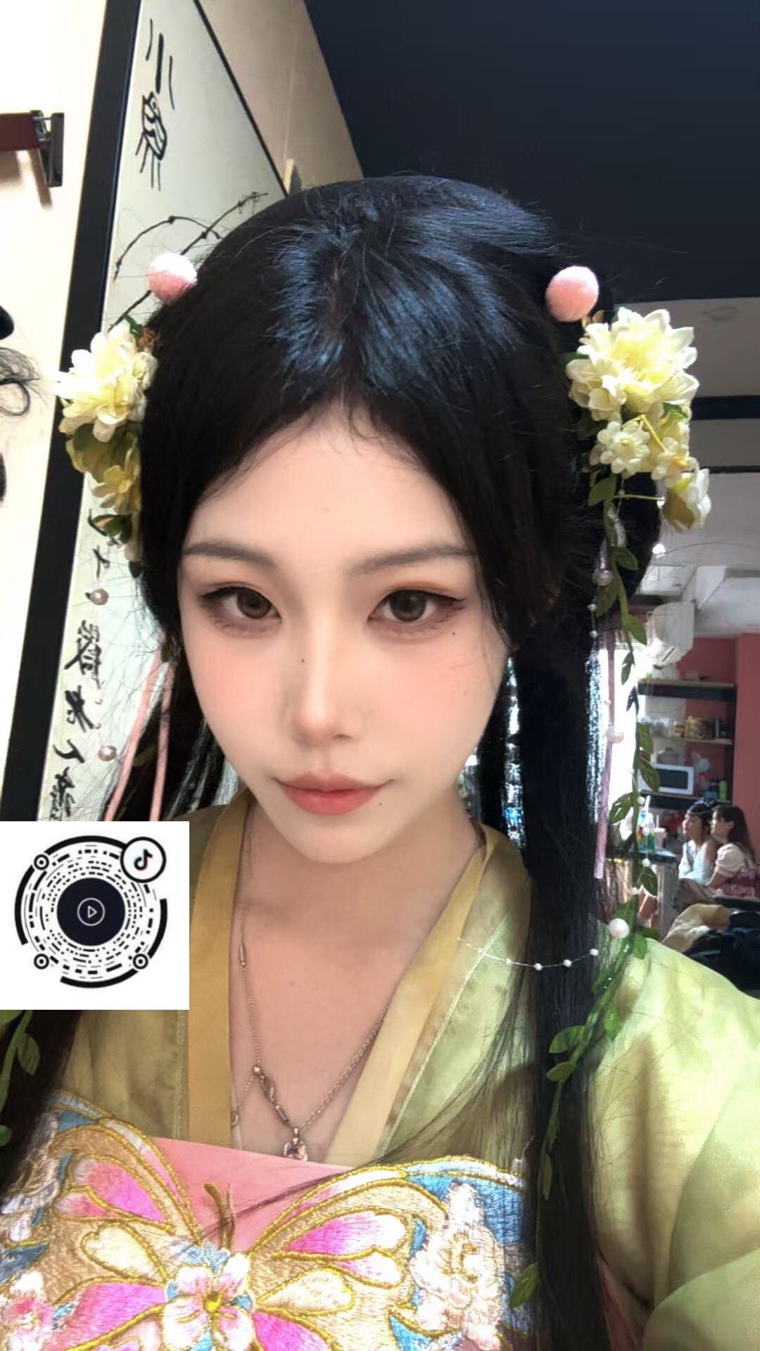 安徽 芜湖 22岁 170cm 55 A杯 学生 211在读,雅思考过了,专四也过了,教资,CATTI都过了,会古筝,竹笛等民乐 抽烟纹身:无 SM:轻微 无套:可 口交:可 过夜:否 同居:否 可飞:否 价格:2.5 特点:211在读,雅思考过了,专四也过了,教资,CATTI都过了,会古筝,竹笛等民乐