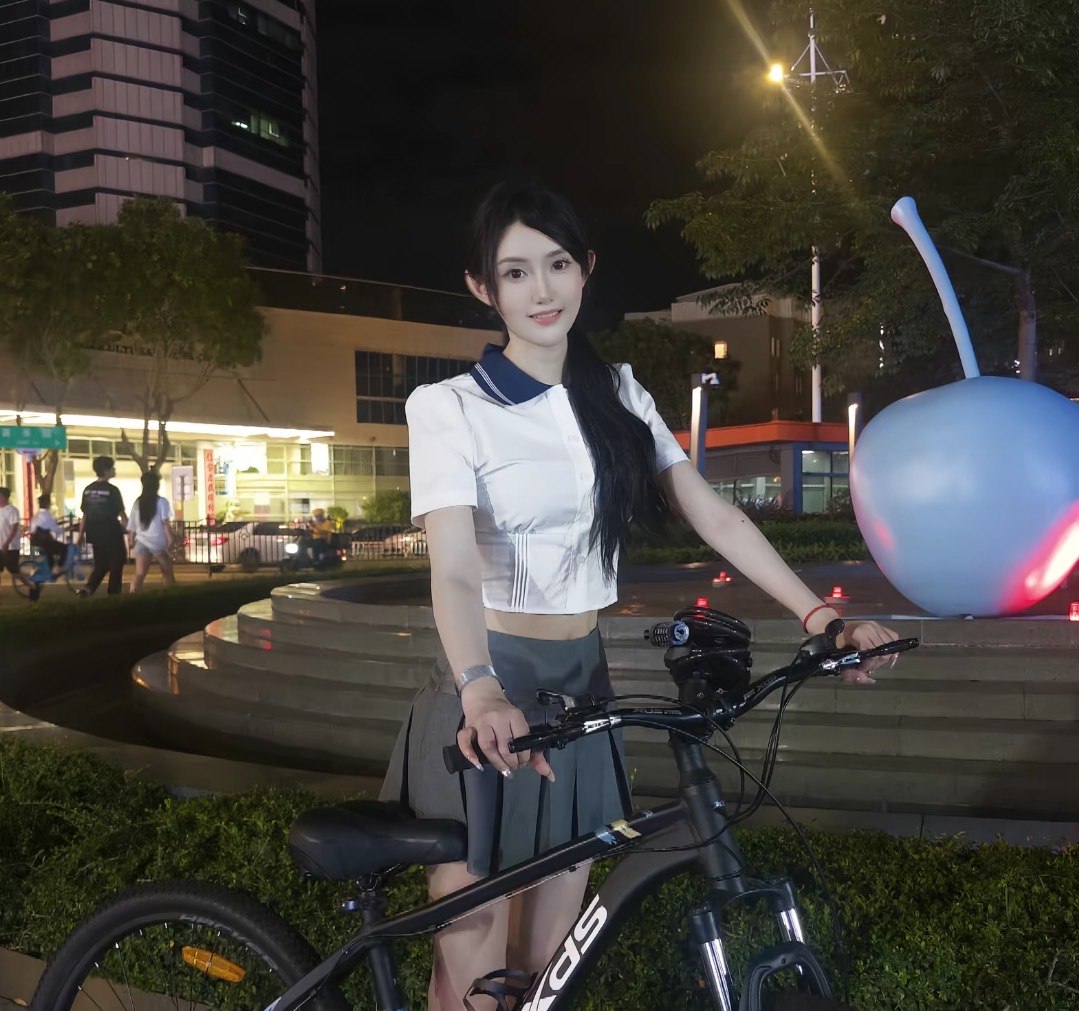 福建 厦门 24岁 167cm 96 B杯 文职 肤白、长相 抽烟纹身:无 SM:否 无套:否 口交:可 过夜:可 同居:可 可飞:可 价格:10 特点:肤白、长相