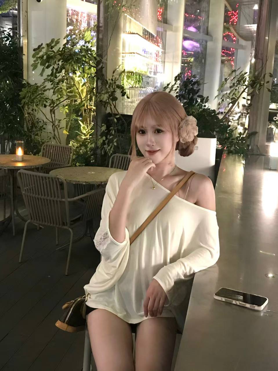 广东 广州 23岁 163cm 92 B杯 主播 阳光开朗 颜值还可以 身材好 SM:否 无套:否 口交:可 过夜:可 同居:可 可飞:可 价格:7 特点:阳光开朗 颜值还可以 身材好