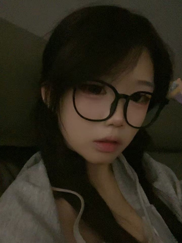 陕西 西安 18岁 172cm 100 C杯 学生 抽烟纹身:无 SM:是 无套:否 口交:可 过夜:可 同居:可 可飞:否 价格:4
