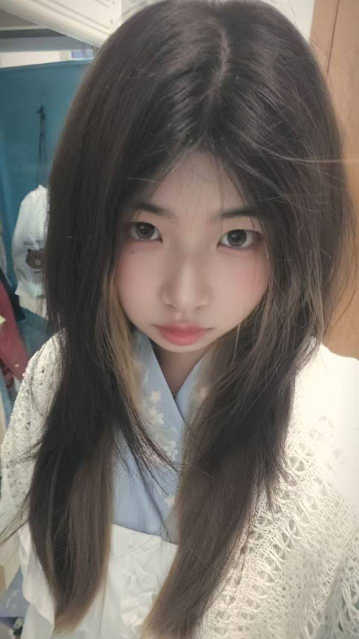 广东 广州 20岁 162cm 100 B杯 服务员 唱歌好听 抽烟纹身:无 SM:顶s 无套:否 口交:可 过夜:可 同居:可 可飞:可 价格:5 特点:唱歌好听