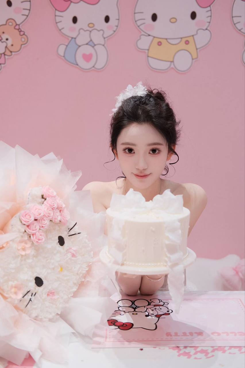 浙江 杭州 07岁 172cm 100 D杯 工作 性格好 活泼可爱 娃娃脸 婴儿肥 抽烟纹身:无 SM:是 无套:否 口交:可 过夜:可 同居:否 可飞:能 价格:20 特点:性格好 活泼可爱 娃娃脸 婴儿肥