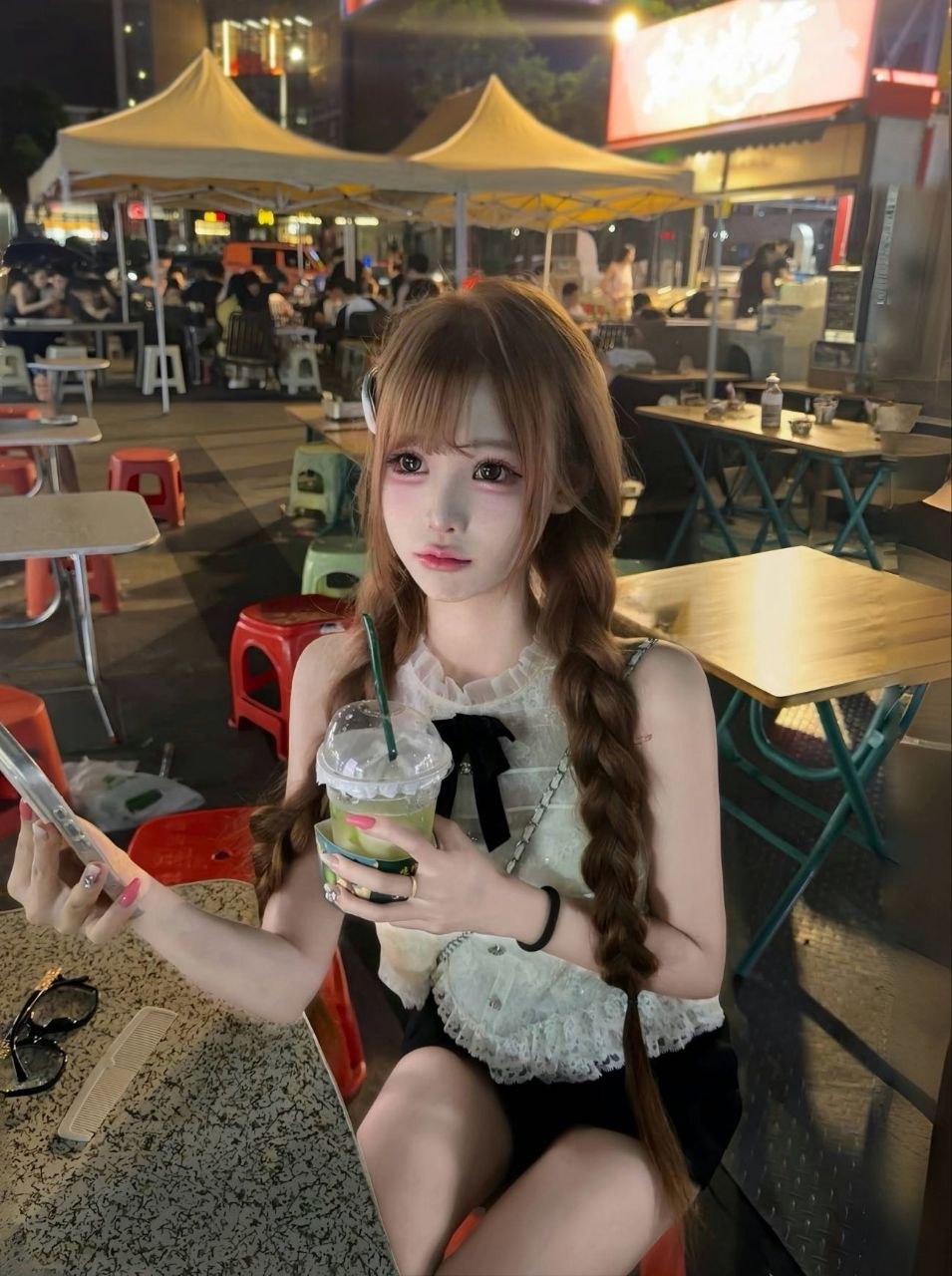 广东 佛山 19岁 159cm 85 B杯 身材娇小萝莉 抽烟纹身:有纹身 SM:是 无套:可 口交:否 过夜:可 同居:否 可飞:可 价格:7-10 特点:身材娇小萝莉