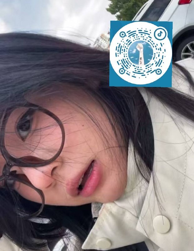 山东 淄博 18岁 158cm 85 B杯 学生 很听话,只做过一次爱 抽烟纹身:无 SM:是 无套:可 口交:否 过夜:可 同居:否 可飞:只限淄博 价格:5 特点:很听话,只做过一次爱