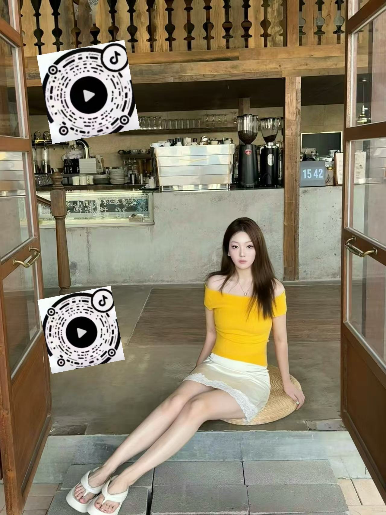陕西 西安 24岁 164cm 105 B杯 考前 身材好,反差,懂事听话,给配合,可 sm 口爆,剃毛 抽烟纹身:无纹身 SM:可 无套:可 口交:可 过夜:可 同居:可 可飞:不可 价格:5 特点:身材好,反差,懂事听话,给配合,可 sm 口爆,剃毛
