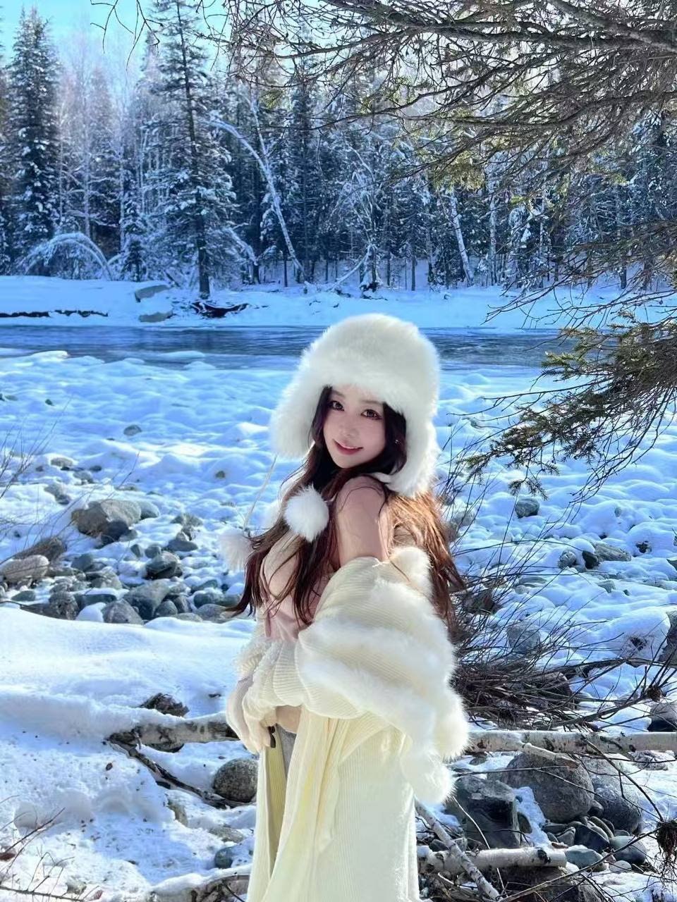 浙江 杭州 24岁 170cm 115 D杯 摄影师 性感温柔甜美,会滑雪,情绪价值高 抽烟纹身:不抽烟有纹身 SM:是 无套:否 口交:可 过夜:可 同居:否 可飞:可 价格:20-30 特点:性感温柔甜美,会滑雪,情绪价值高