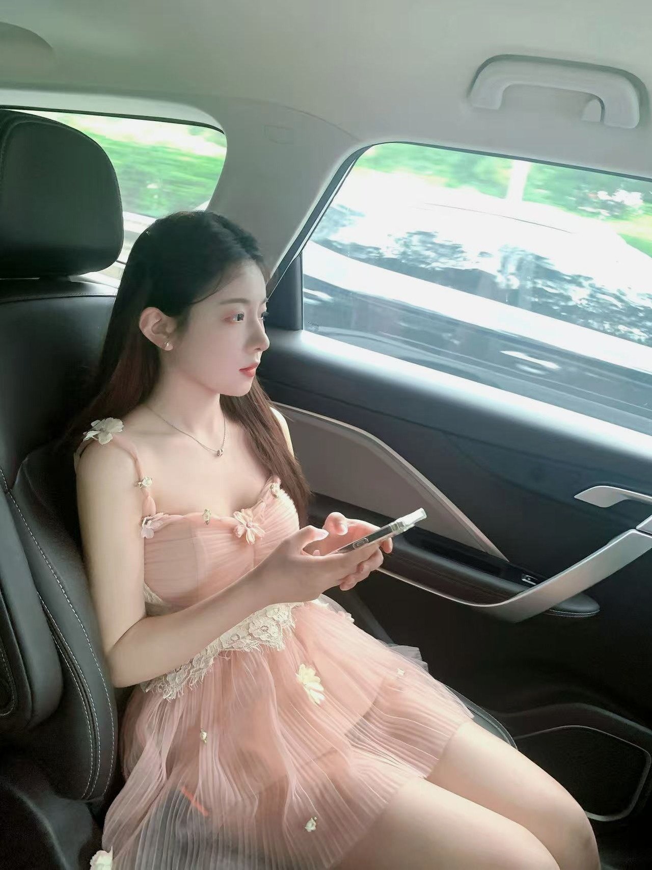 广东 广州番禺 22岁 158cm 80 B杯 医美 情绪稳定 会提供情绪价值 无不良嗜好 抽烟纹身:无 SM:是 无套:否 口交:可 过夜:可 同居:可 可飞:可 有港澳通行证 价格:11 特点:情绪稳定 会提供情绪价值 无不良嗜好