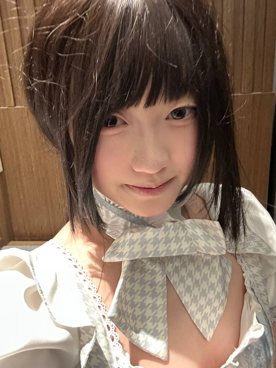 河南 开封 龙亭区 18岁 165cm 90 B杯 无业 可爱懂事听话配合 身材好漫画腿素颜不差爱干净 会点小反差 烧烧的开朗小女孩 抽烟纹身:无 SM:轻微可以 无套:否 口交:可 过夜:可 同居:否 可飞:可 价格:5 特点:可爱懂事听话配合 身材好漫画腿素颜不差爱干净 会点小反差 烧烧的开朗小女孩