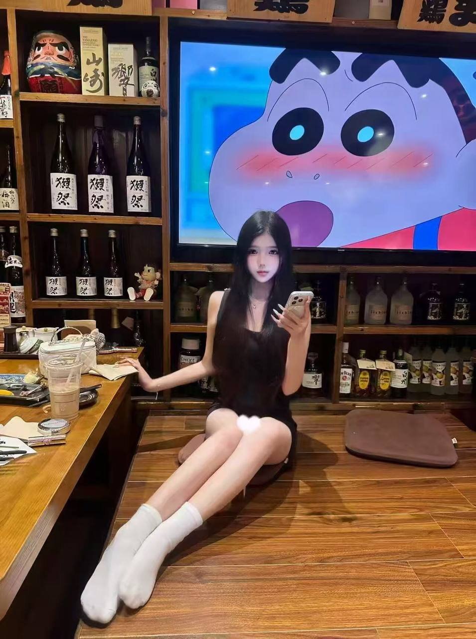 浙江 宁波 18岁 164cm 103 B杯 抽烟纹身:有抽烟无纹身 SM:是 无套:可 口交:可 过夜:可 同居:否 可飞:可 价格:10