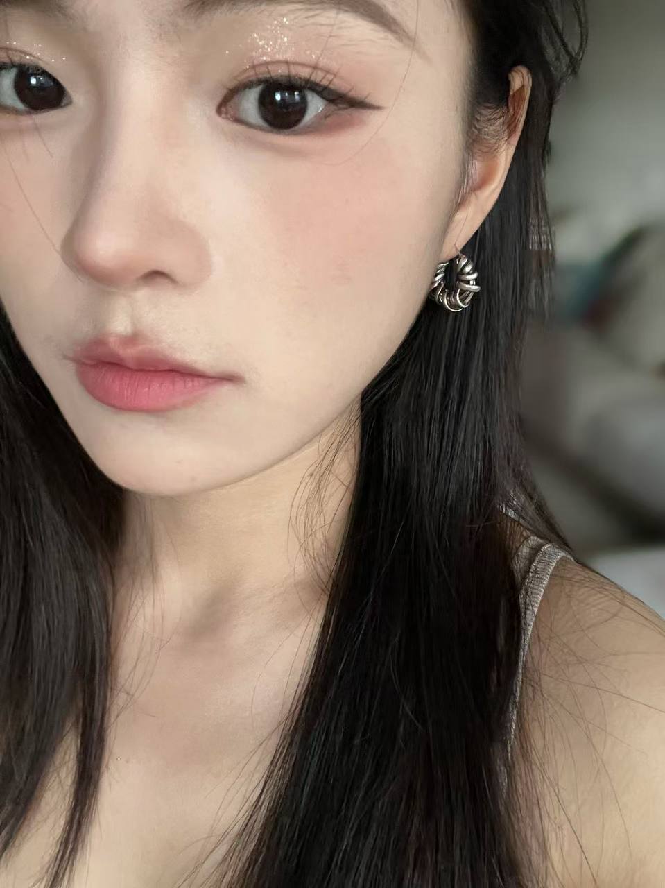 云南 昆明 24岁 161cm 47 B杯 有正常工作 活泼开朗 事少 圈子简单,有正常工作,来昆明可以做个很好的伴游 SM:轻微 无套:可 口交:可 过夜:否 同居:否 可飞:否(有工作,只能在昆明) 价格:10 特点:活泼开朗 事少 圈子简单,有正常工作,来昆明可以做个很好的伴游