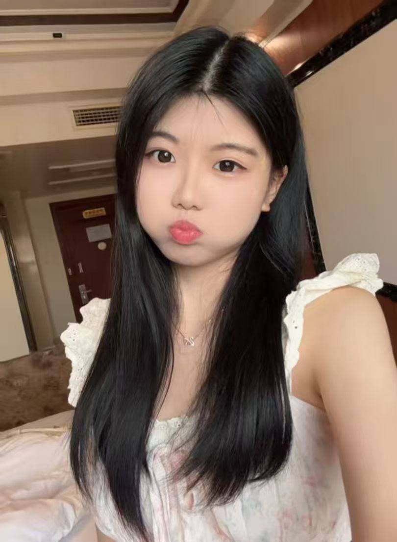 湖南 娄底 18岁 163cm 45 B杯 学生 善解人意 体贴 服务细致 抽烟纹身:无 SM:是 无套:否 口交:可 过夜:可 同居:否 可飞:可 价格:9 特点:善解人意 体贴 服务细致