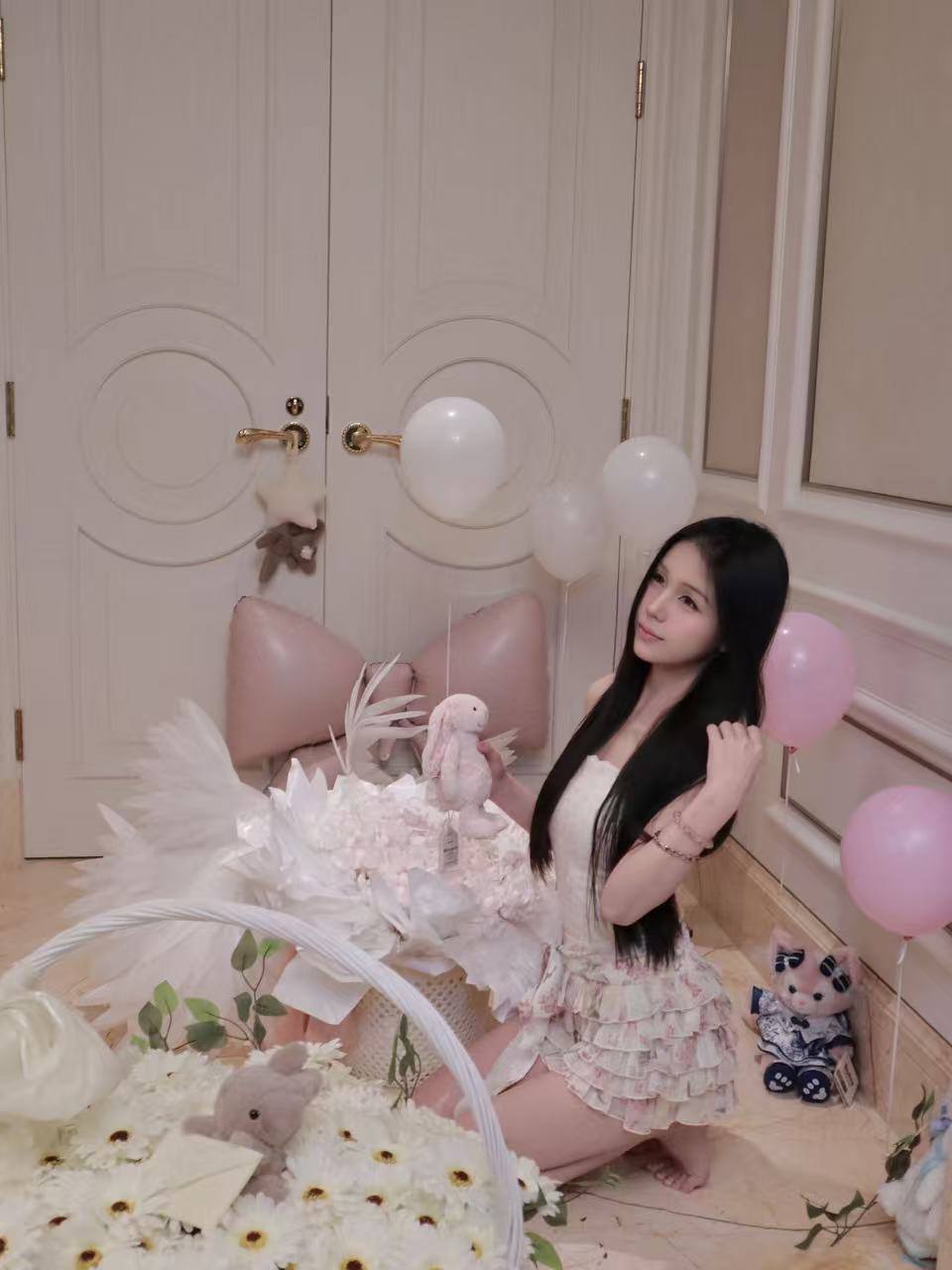 广东 珠海 24岁 158cm 80 B杯 幼儿教育 乖巧 听话 温柔 抽烟纹身:无 SM:否 无套:可 口交:可 过夜:可 同居:可 可飞:可 价格:4 特点:乖巧 听话 温柔