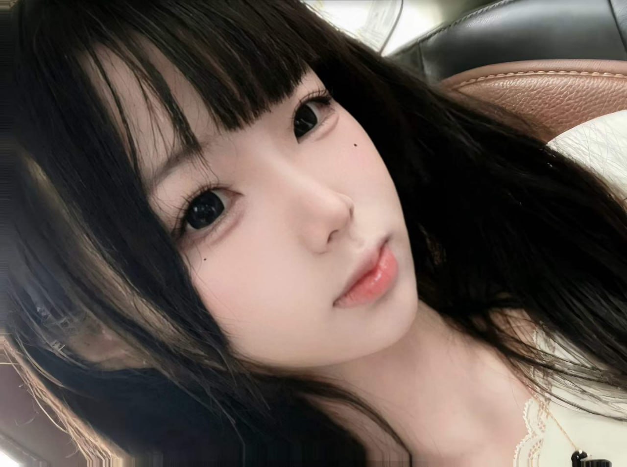 湖南 长沙 18岁 165cm 95 B杯 学生 可爱活泼 听话 好说话不墨迹 抽烟纹身:无 SM:否 无套:否 口交:可 过夜:可 可飞:可 价格:30 特点:可爱活泼 听话 好说话不墨迹