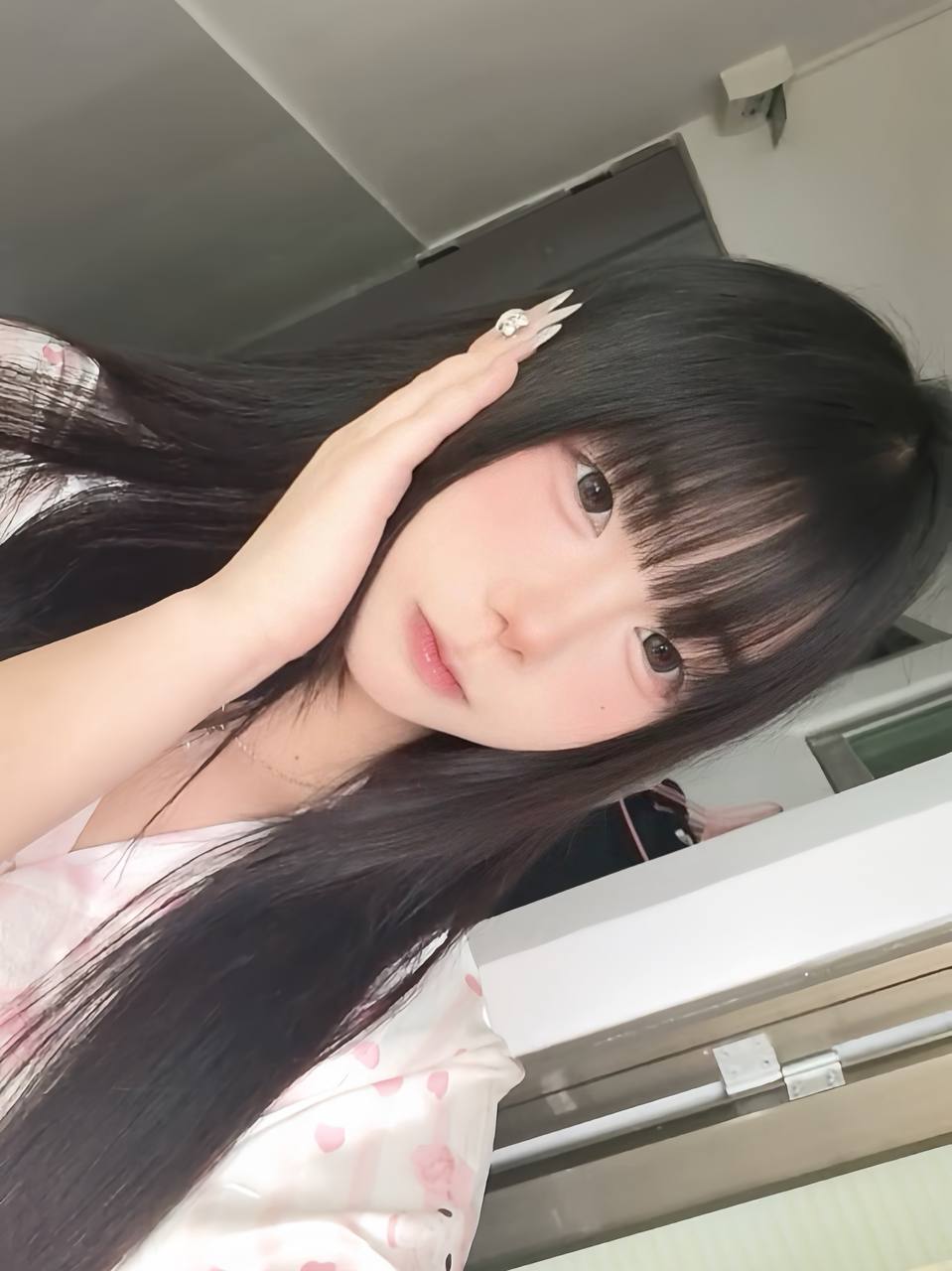 广东 深圳 18岁 170cm 105 B杯 工作 听话 抽烟纹身:无 SM:否 无套:可 口交:否 过夜:可 同居:否 可飞:否 价格:4 特点:听话