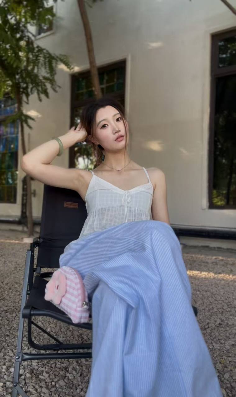 河南 郑州 21岁 165cm 94 B杯 第一次找 抽烟纹身:无 SM:否 无套:否 口交:可 过夜:可 可飞:可 价格:10 特点:第一次找