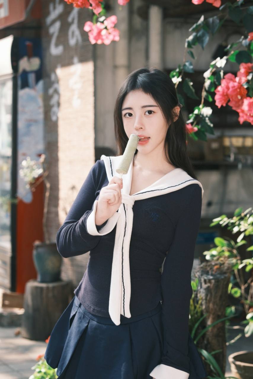 广东 深圳 19岁 161cm 95 D杯 学生 胸大 抽烟纹身:无 SM:可 无套:否 口交:可 过夜:可 同居:否 可飞:可 价格:10 特点:胸大