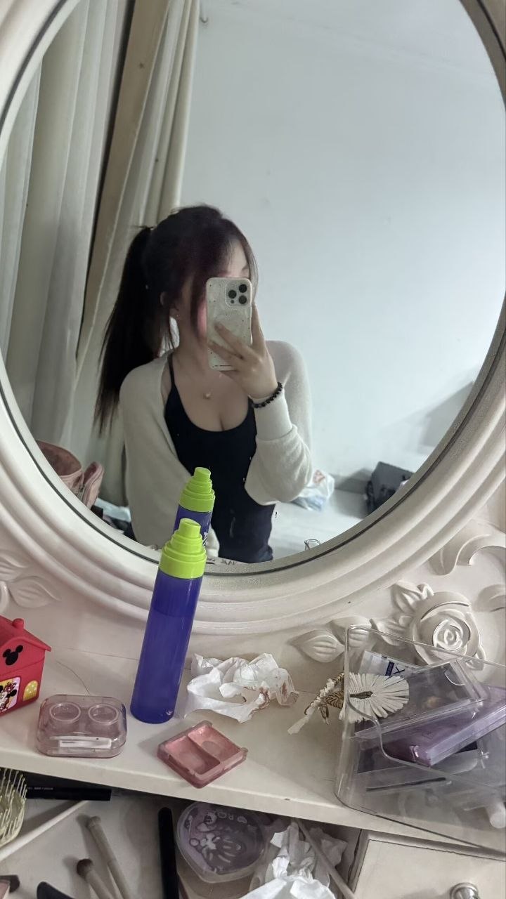 江西 南昌 18岁 168cm 110 C杯 学生 颜值不错身材好,反差骚听话活好,性格好聊的开,不高冷,有感情的相处,喜欢看感觉相处,为人真诚 抽烟纹身:无 SM:轻微 无套:可 口交:可 过夜:可 同居:可 可飞:不能 价格:7 特点:颜值不错身材好,反差骚听话活好,性格好聊的开,不高冷,有感情的相处,喜欢看感觉相处,为人真诚