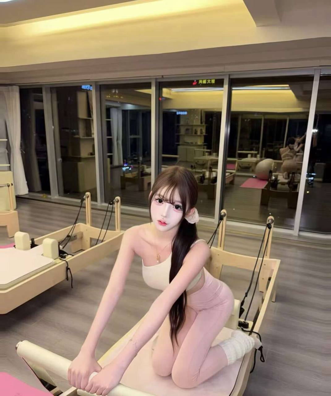 河南 郑州 19岁 165cm 76 B杯 女生 长的好看 身材好 抽烟纹身:有纹身 SM:是 无套:可 口交:可 过夜:可 同居:可 可飞:可 价格:5 特点:长的好看 身材好