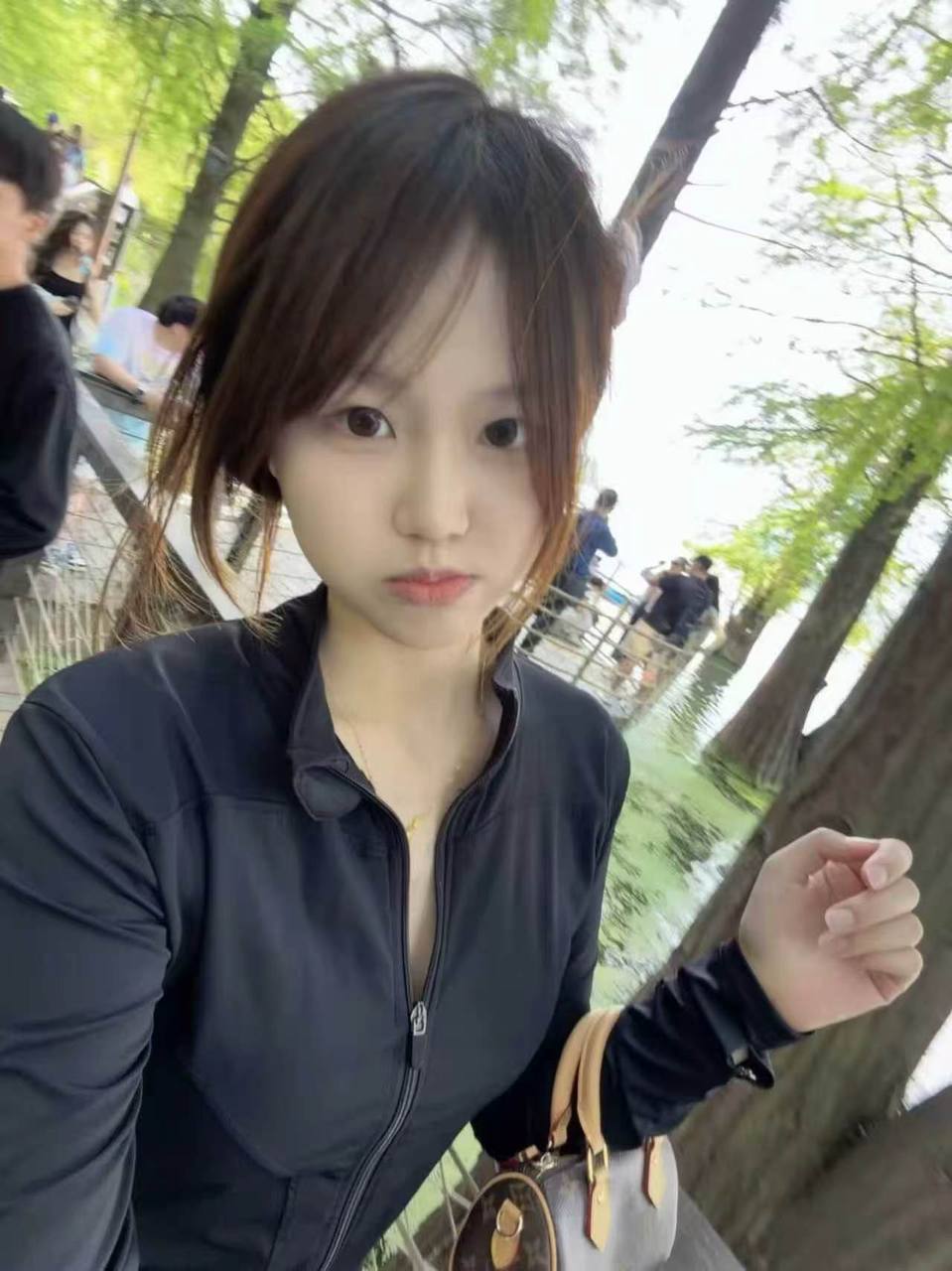 浙江 杭州 20岁 177cm 116 B杯 学生 女大在读 高学历 很有艺术细胞 情绪价值满分 可盐可甜 身材高 腿长 身材好 屁股翘 懂事 会配合 很听话 抽烟纹身:无 SM:否 无套:可 口交:可 过夜:可 可飞:可 外省 出国 价格:6-9 特点:女大在读 高学历 很有艺术细胞 情绪价值满分 可盐可甜 身材高 腿长 身材好 屁股翘 懂事 会配合 很听话