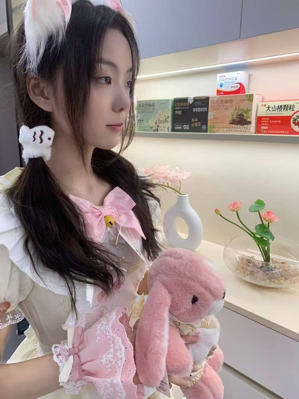 贵州 贵阳 18岁 158cm 84 A杯 学生 性格乖巧 长相可爱 温柔听话,懂事,年轻粉嫩,敏感水多,配合程度高 抽烟纹身:无 SM:是 无套:否 口交:可 过夜:可 同居:否 可飞:可 价格:21 特点:性格乖巧 长相可爱 温柔听话,懂事,年轻粉嫩,敏感水多,配合程度高