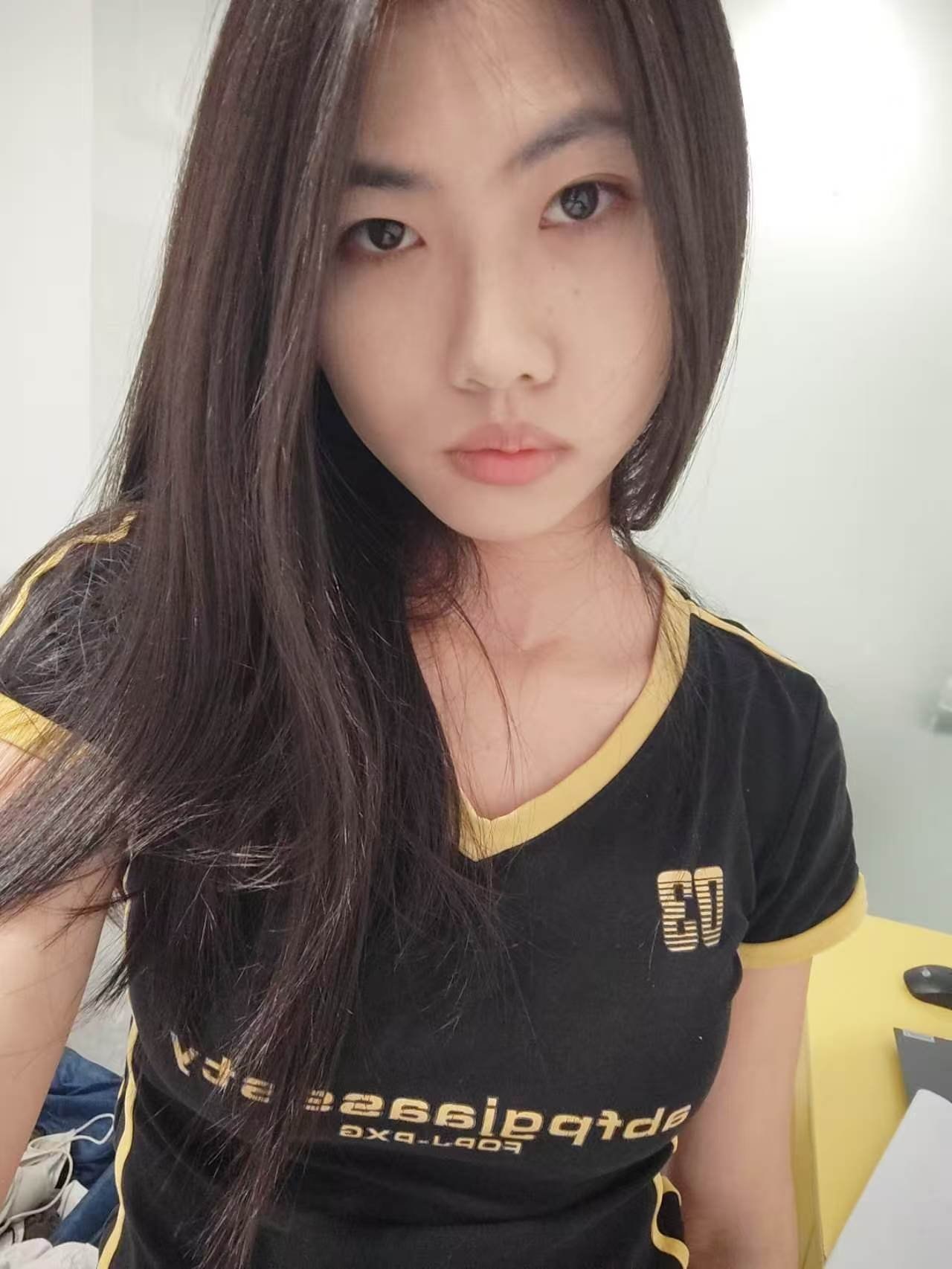 江西 南昌 23岁 163cm 95 A杯 刚毕业暂未工作 听话,身材好,接受程度高 抽烟纹身:无 SM:是 无套:可 口交:可 过夜:可 同居:否 可飞:能 其他城市 价格:6 特点:听话,身材好,接受程度高