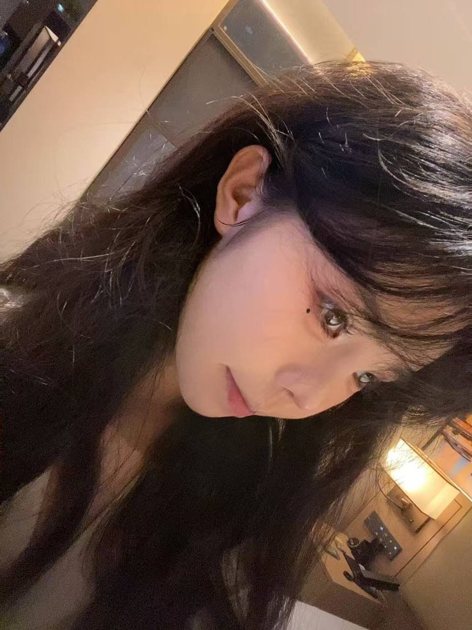 江西 九江 18岁 159cm 92 B杯 前台收银 温柔体贴,善解人意,健身瑜伽唱歌跳舞,情绪问题性格好,接受度大可穿你喜欢的丝袜情趣睡衣臀部大口活好很紧!有素质 抽烟纹身:无 SM:是 无套:否 口交:可 过夜:可 同居:可 可飞:可 有港澳通行证 价格:12 特点:温柔体贴,善解人意,健身瑜伽唱歌跳舞,情绪问题性格好,接受度大可穿你喜欢的丝袜情趣睡衣臀部大口活好很紧!有素质