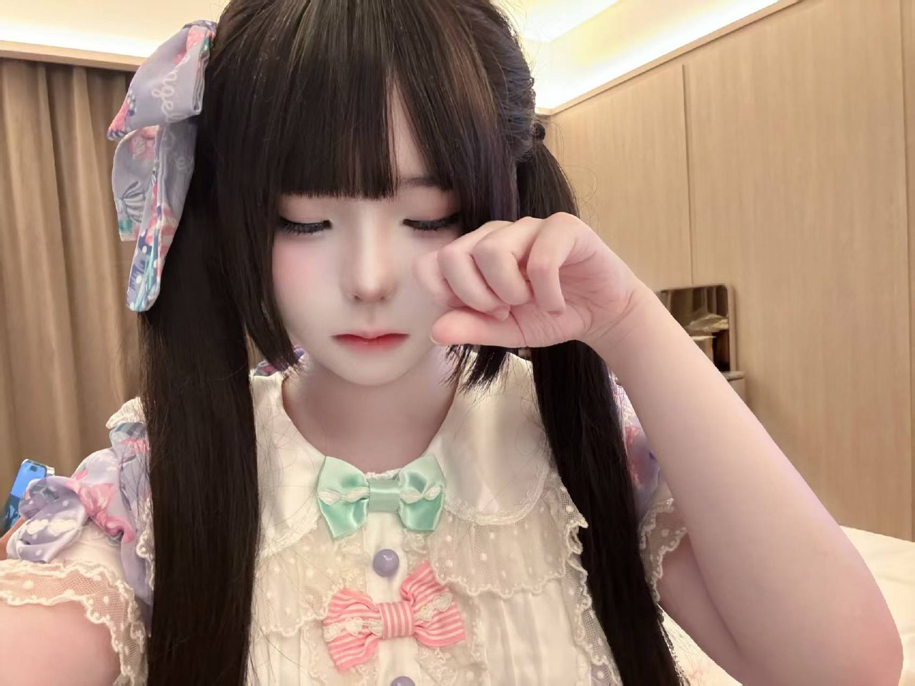 广东 东莞 18岁 155cm 86 B杯 学生 脾气温柔腼腆 性格好 声音可爱 抽烟纹身:无 SM:是 无套:否 口交:可 过夜:可 同居:否 可飞:可 可异地伴游 价格:30 特点:脾气温柔腼腆 性格好 声音可爱