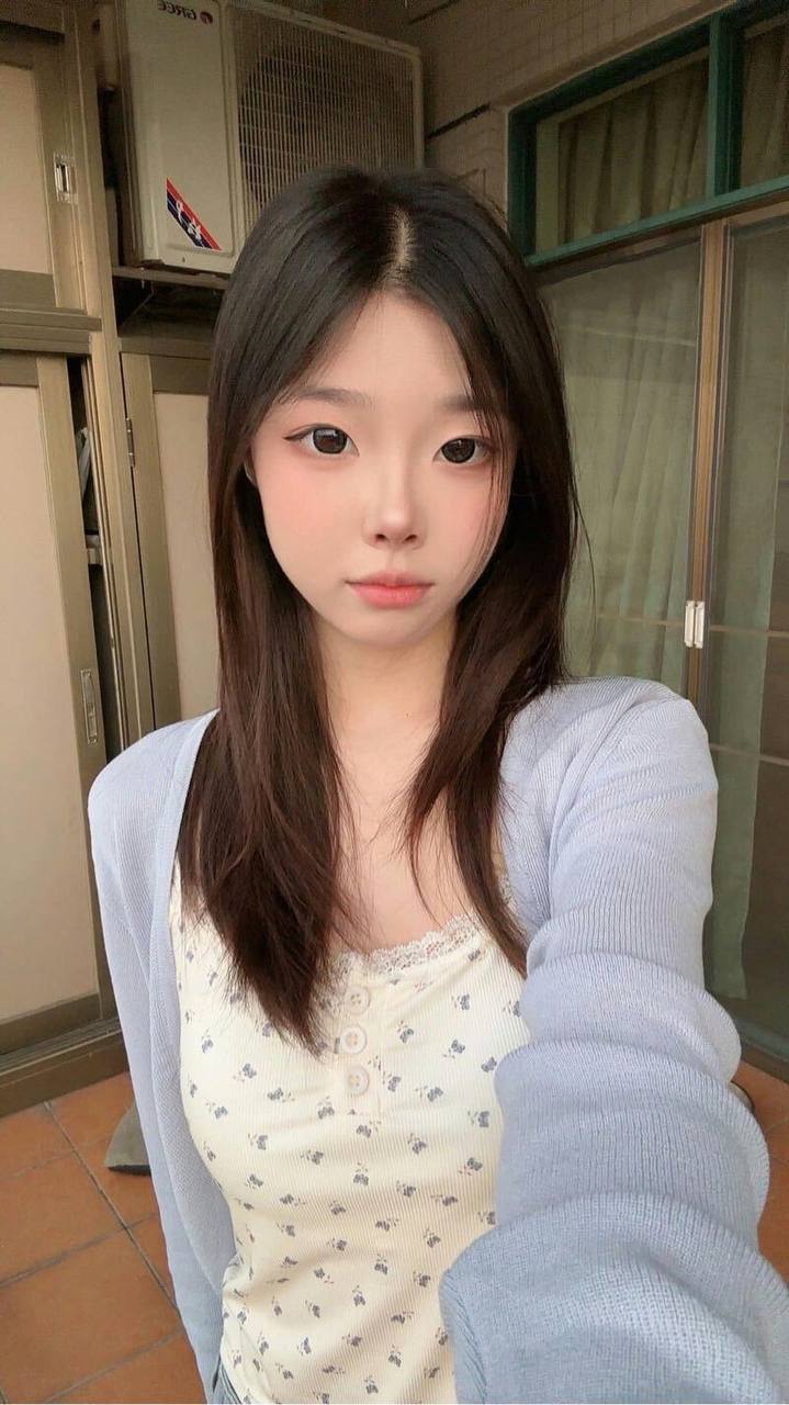 广东 广州 18岁 161cm 90 B杯 学生 可爱活泼,圈子干净,懂事,听话 抽烟纹身:无 SM:否 无套:可 口交:否 过夜:可 同居:否 可飞:可 外地 有港澳通行证 价格:12 特点:可爱活泼,圈子干净,懂事,听话
