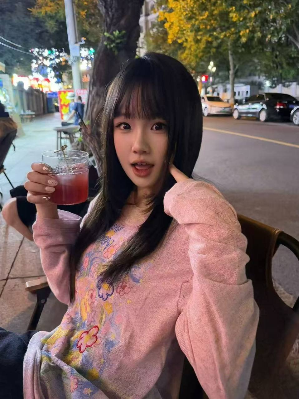 山东 菏泽 24岁 165cm 94 B杯 皮肤白 性格好 温柔 体贴 可御可甜 抽烟纹身:无 SM:轻度 无套:否 口交:可 过夜:可 同居:否 可飞:可 周边城市 外省 价格:8-12 特点:皮肤白 性格好 温柔 体贴 可御可甜