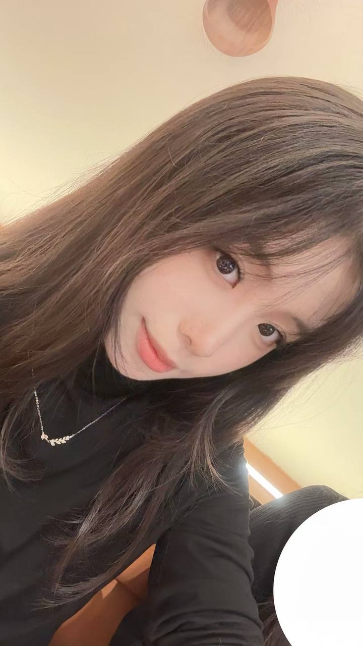 重庆 重庆 18岁 164cm 92 B杯 学生 圈子干净大学生,七年中国古典舞功底,身材匀称,巴掌脸a4腰小翘臀淡马甲线,气质干净,性格可爱阳光,白月光清纯气质类型,原生脸,全身没有动过 抽烟纹身:无 SM:可 无套:可 口交:可 过夜:可 同居:否 可飞:可 价格:40 特点:圈子干净大学生,七年中国古典舞功底,身材匀称,巴掌脸a4腰小翘臀淡马甲线,气质干净,性格可爱阳光,白月光清纯气质类型,原生脸,全身没有动过