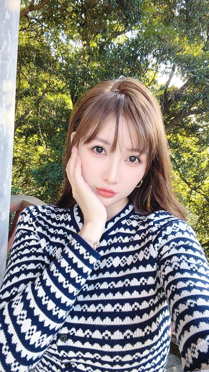 广东 广州 25岁 175cm 108 D杯 模特 懂事听话事少 性格好 温柔甜美 抽烟纹身:有一小块纹身 SM:可 无套:可 口交:可 过夜:可 同居:可 可飞:可,可出国 价格:40 特点:懂事听话事少 性格好 温柔甜美