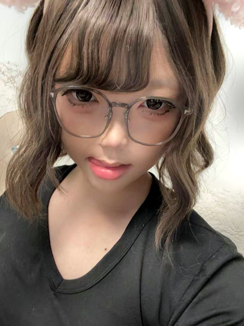 山东 济南 19岁 165cm 57 C杯 学生 目前没有发现 抽烟纹身:无 SM:是 无套:可 口交:可 过夜:可 同居:否 可飞:可 别太远 价格:20 特点:目前没有发现