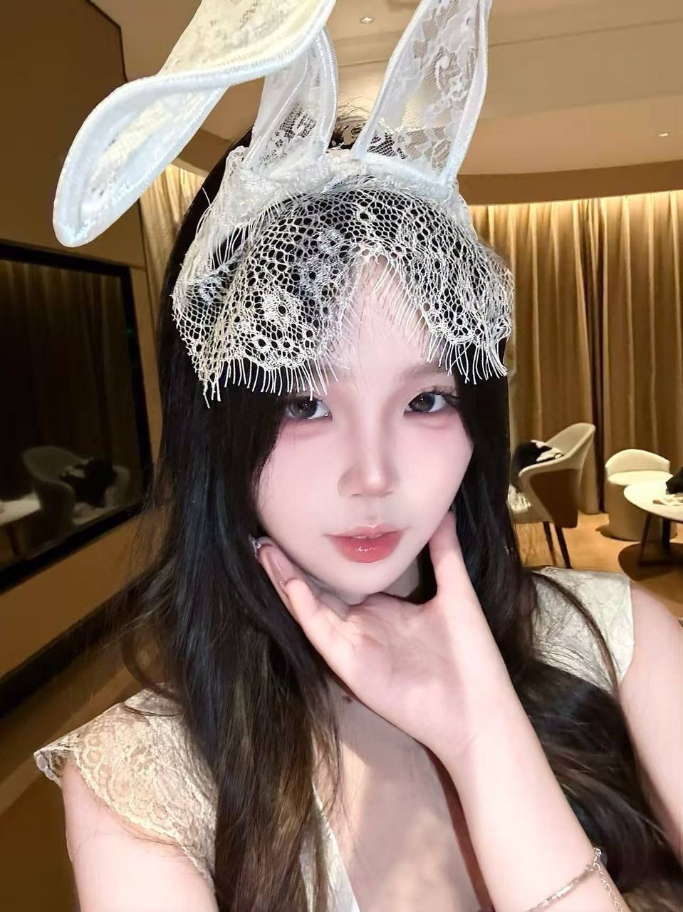 湖南 衡阳 18岁 163cm 80 A杯 无业 性格开朗 长相甜美 SM:是 无套:否 口交:可 过夜:可 可飞:可 价格:10 特点:性格开朗 长相甜美